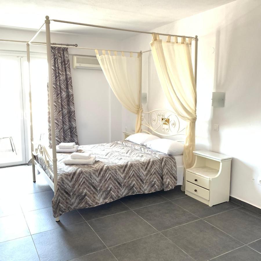 Sea View Beach Hotel (Adults Only) Perivolos  Bagian luar foto