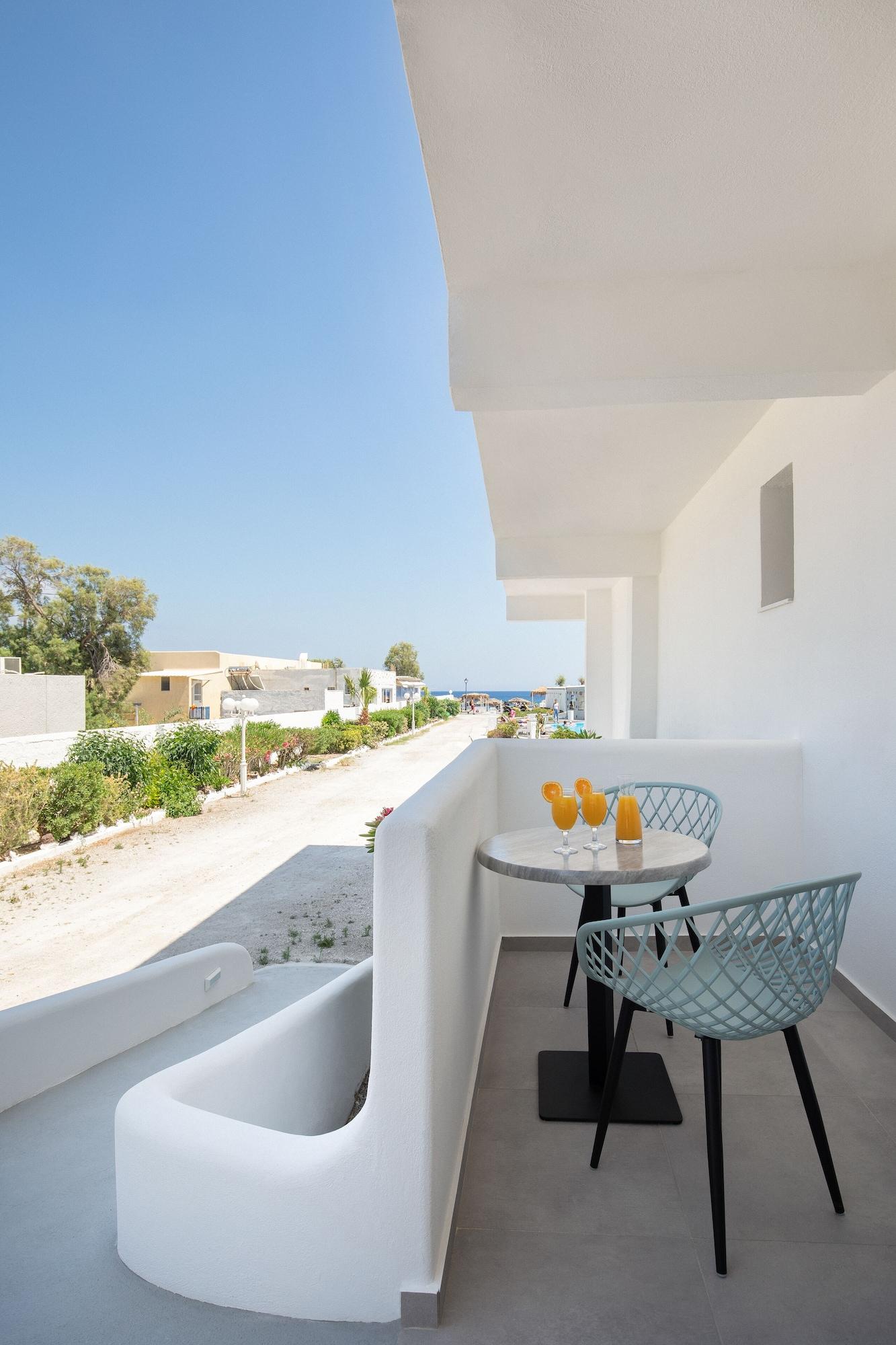 Sea View Beach Hotel (Adults Only) Perivolos  Bagian luar foto