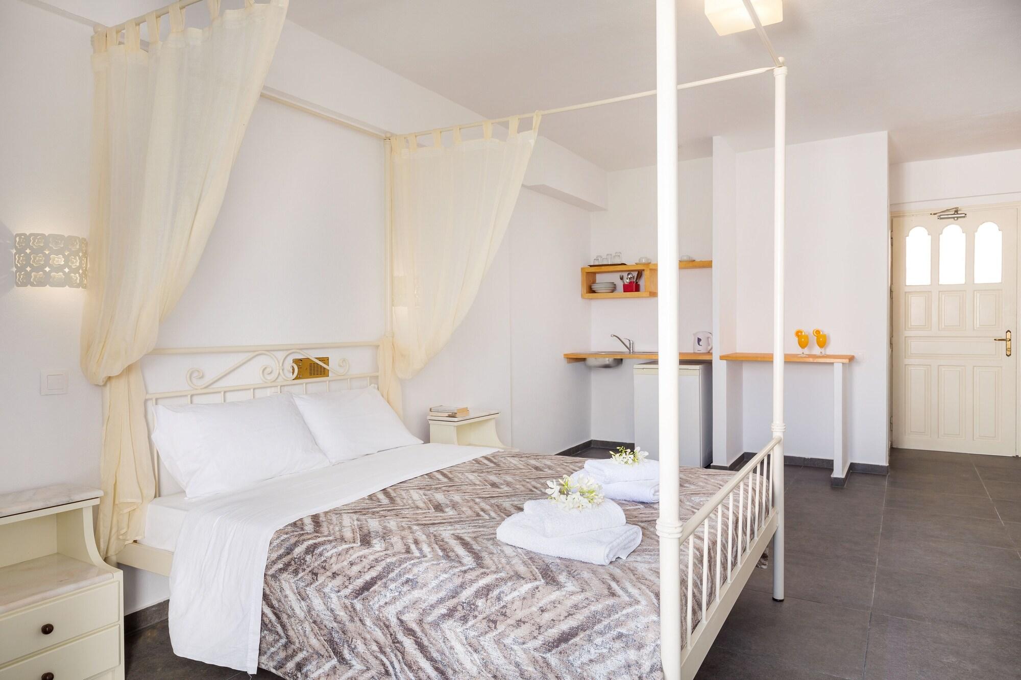 Sea View Beach Hotel (Adults Only) Perivolos  Bagian luar foto